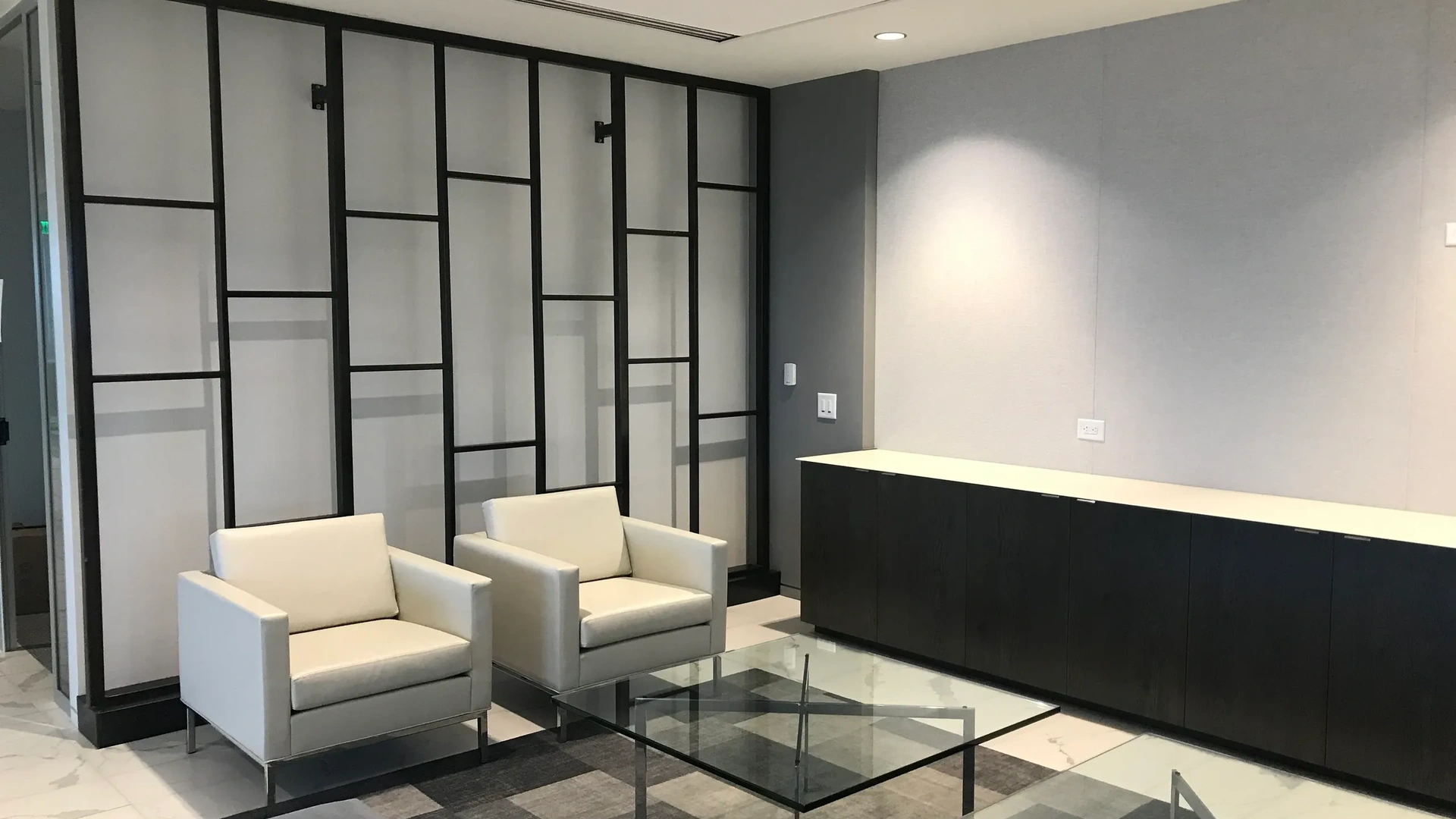 commercial-black-metal-interior-partition-screen-16x9-1.webp