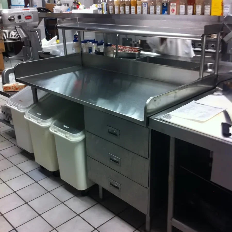 commercial-countertops-backsplashes-card-1x1-1.webp