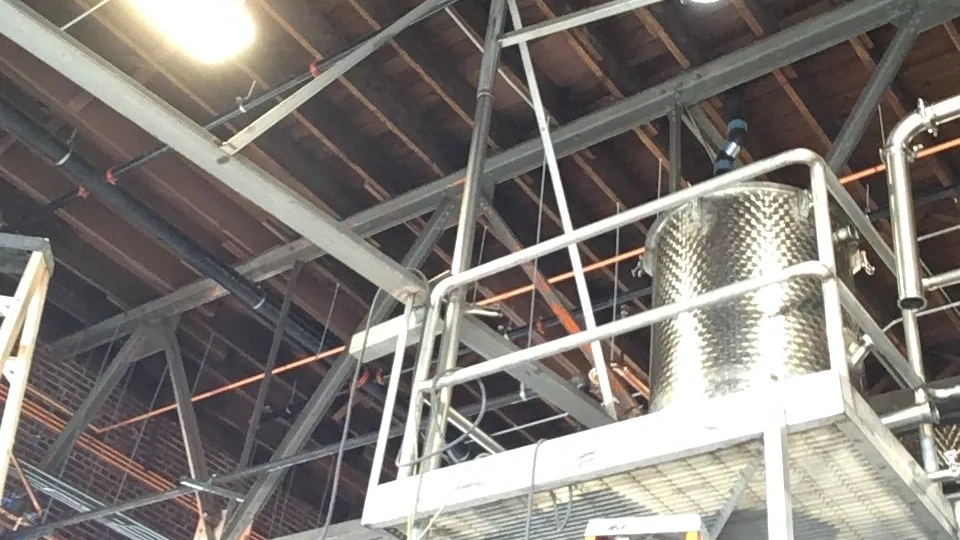 industrial-elevated-metal-catwalk-platform-site-16x9-1.webp