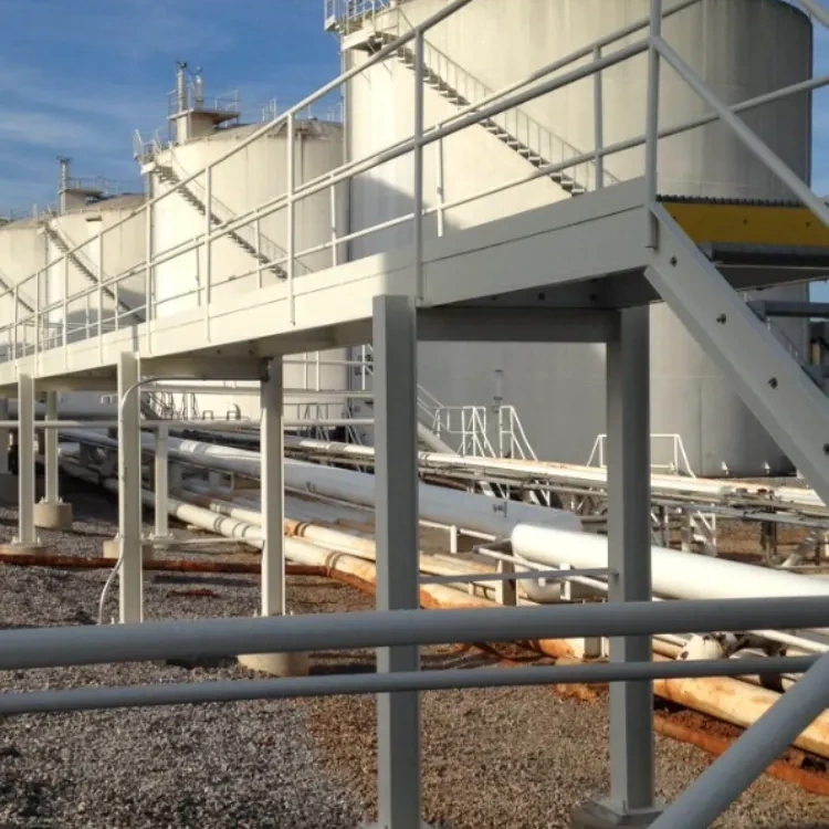 industrial-metal-platform-guardrails-facility-cropb-1x1-1.webp