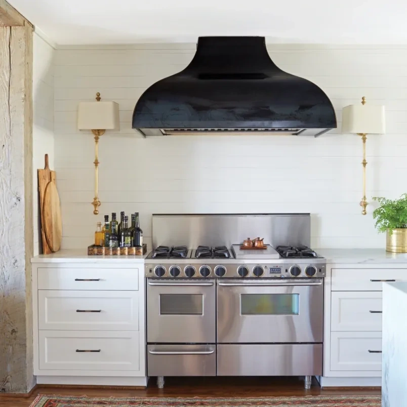 residential-black-metal-range-hood-white-kitchen-cropb-1x1-1.webp
